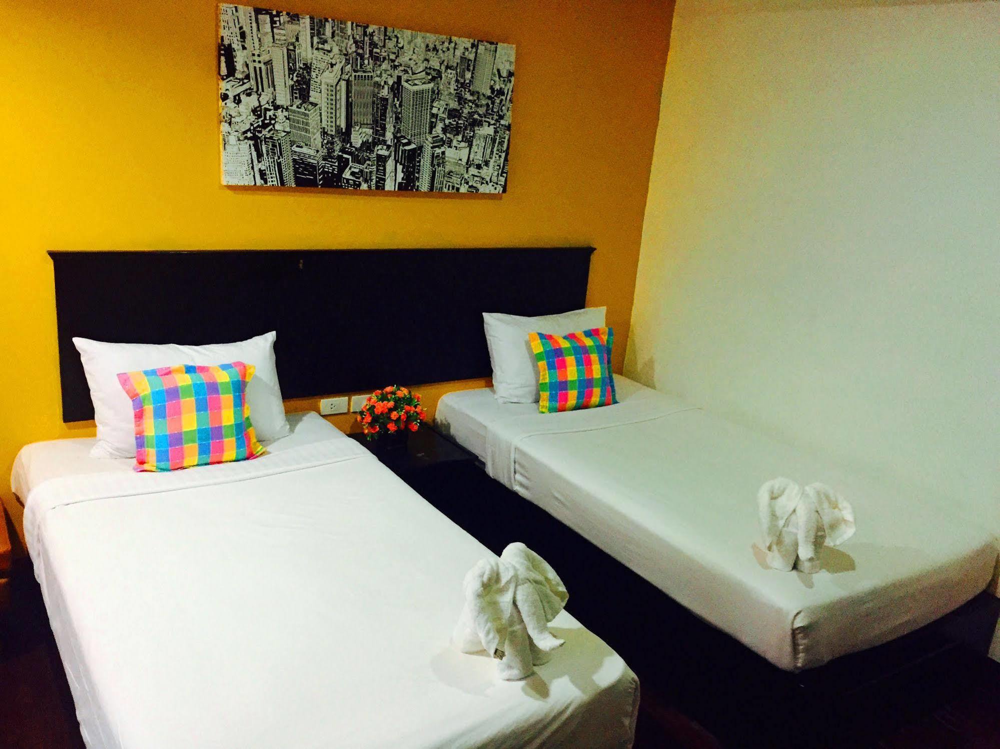 Benetti Lodge Patong Exterior foto