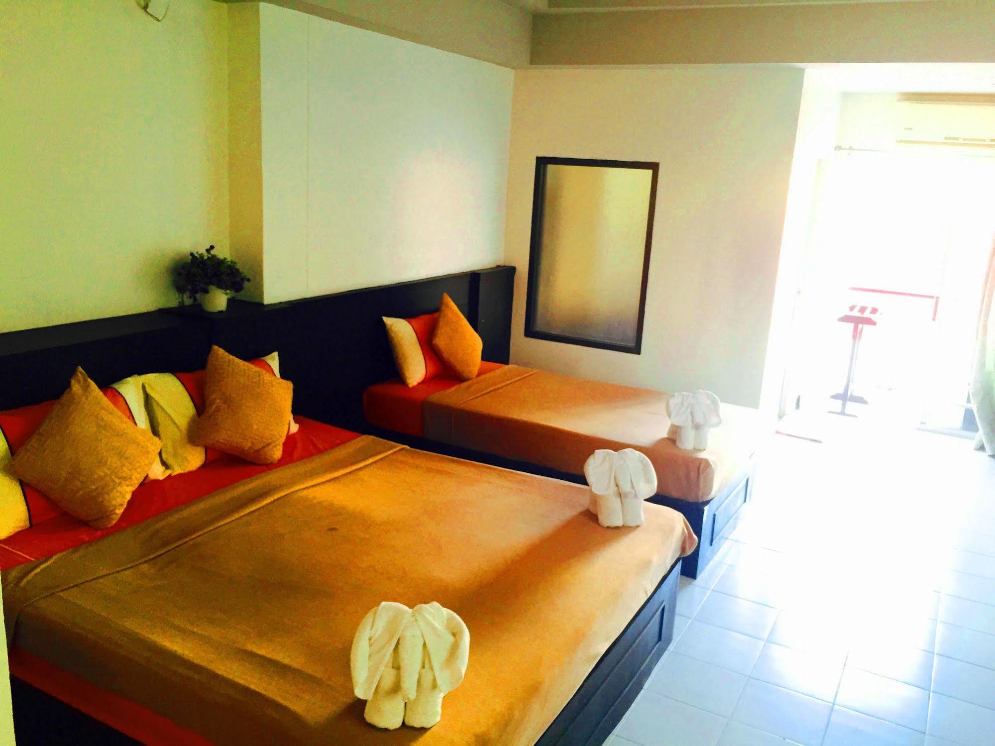 Benetti Lodge Patong Exterior foto